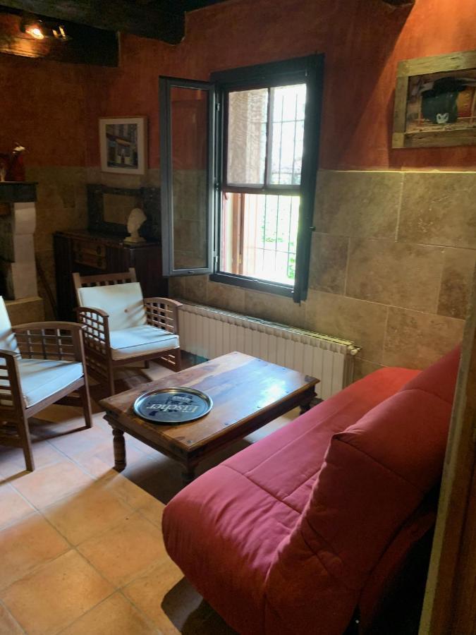 La maison sur la place Aigues-Mortes Extérieur photo