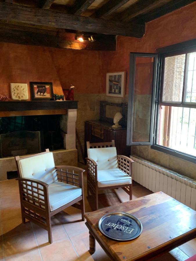 La maison sur la place Aigues-Mortes Extérieur photo