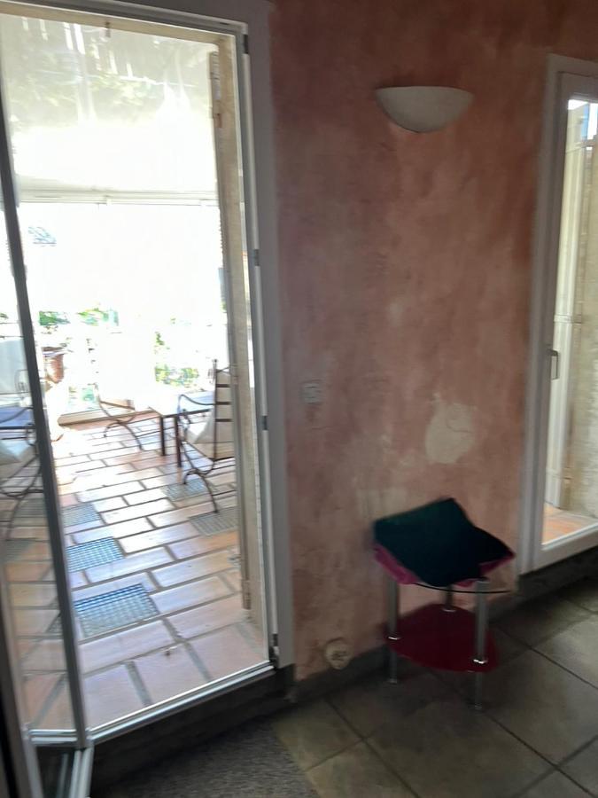 La maison sur la place Aigues-Mortes Extérieur photo