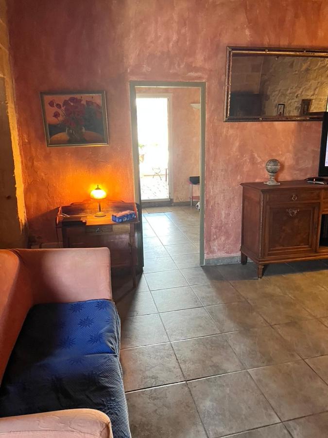 La maison sur la place Aigues-Mortes Extérieur photo