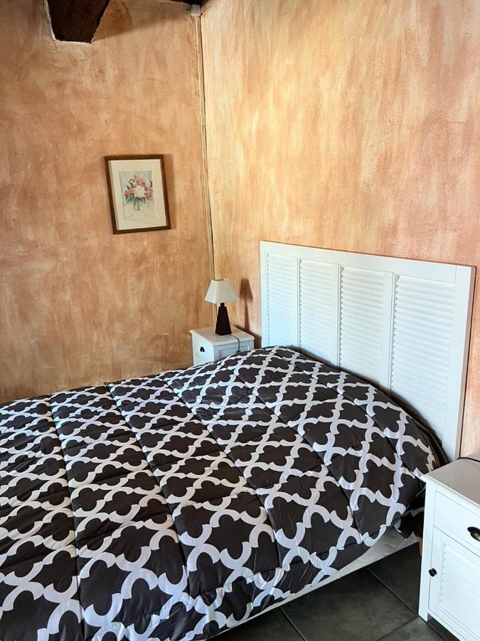 La maison sur la place Aigues-Mortes Extérieur photo