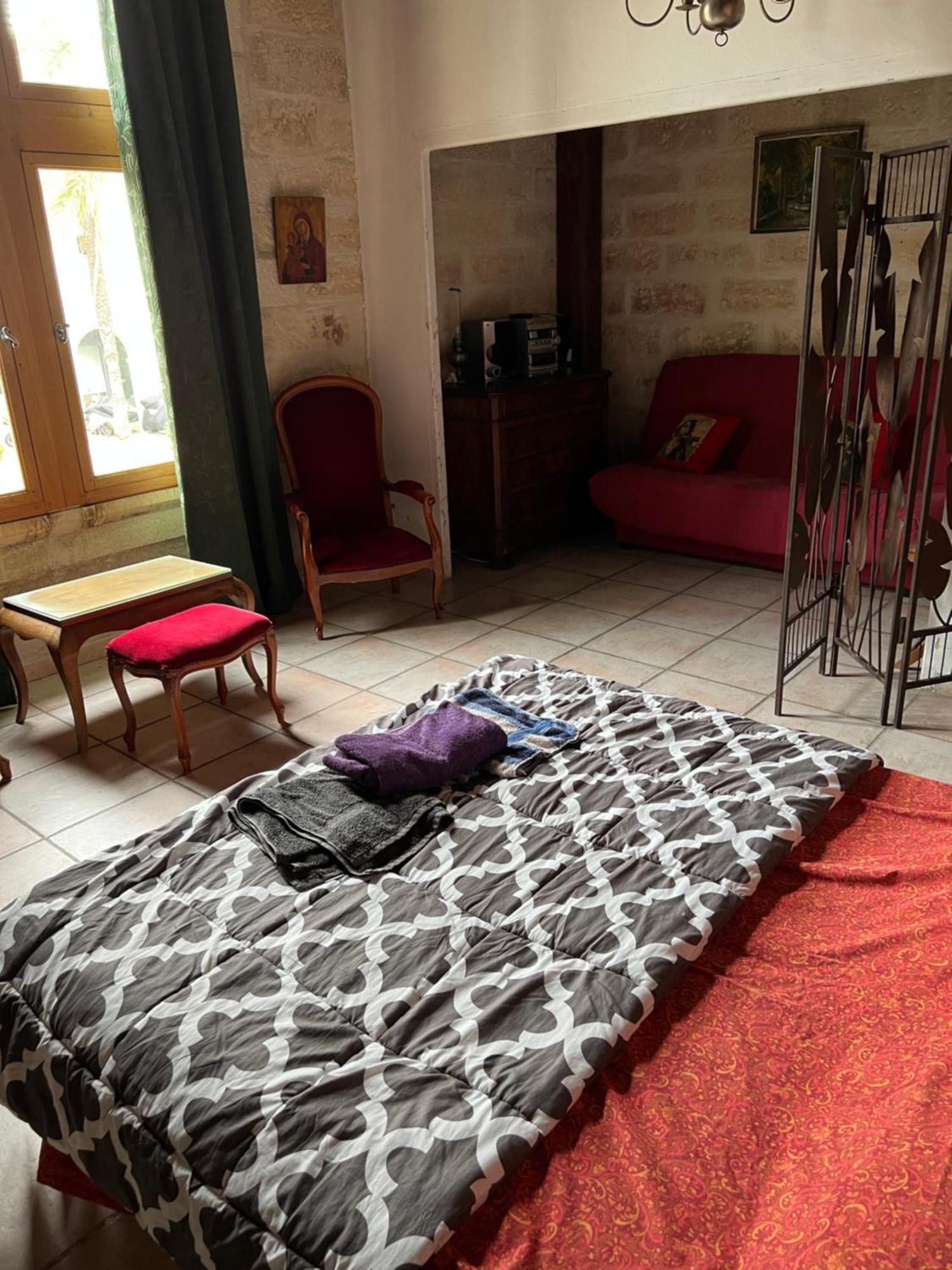 La maison sur la place Aigues-Mortes Extérieur photo